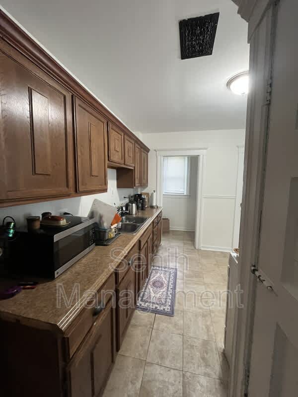4190 Hurlbut St – photo 2