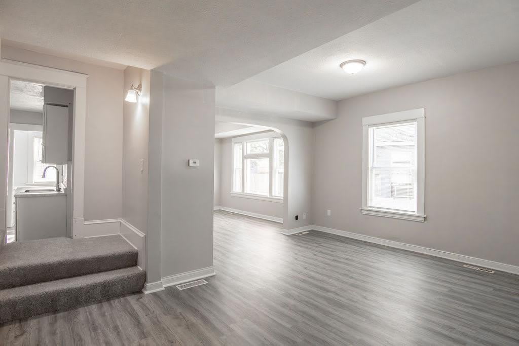 1606 Concordia Avenue – photo 2