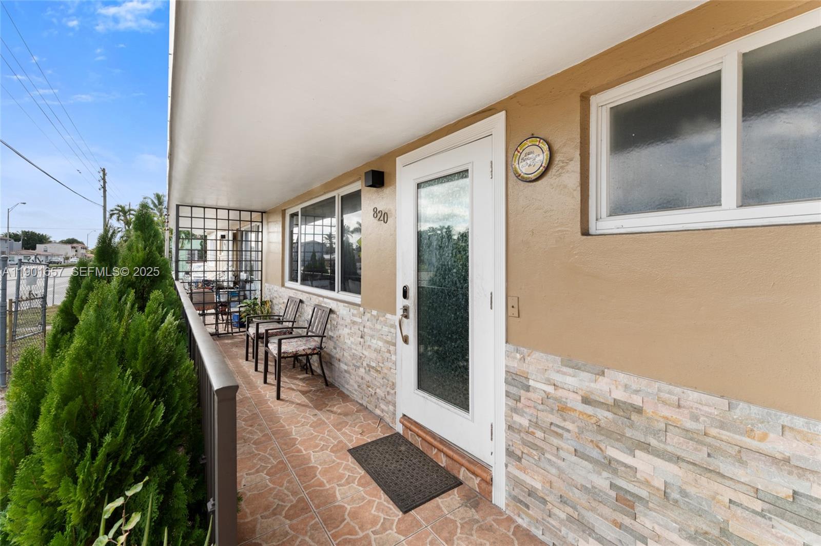 820 Southwest 17th Avenue – photo 4