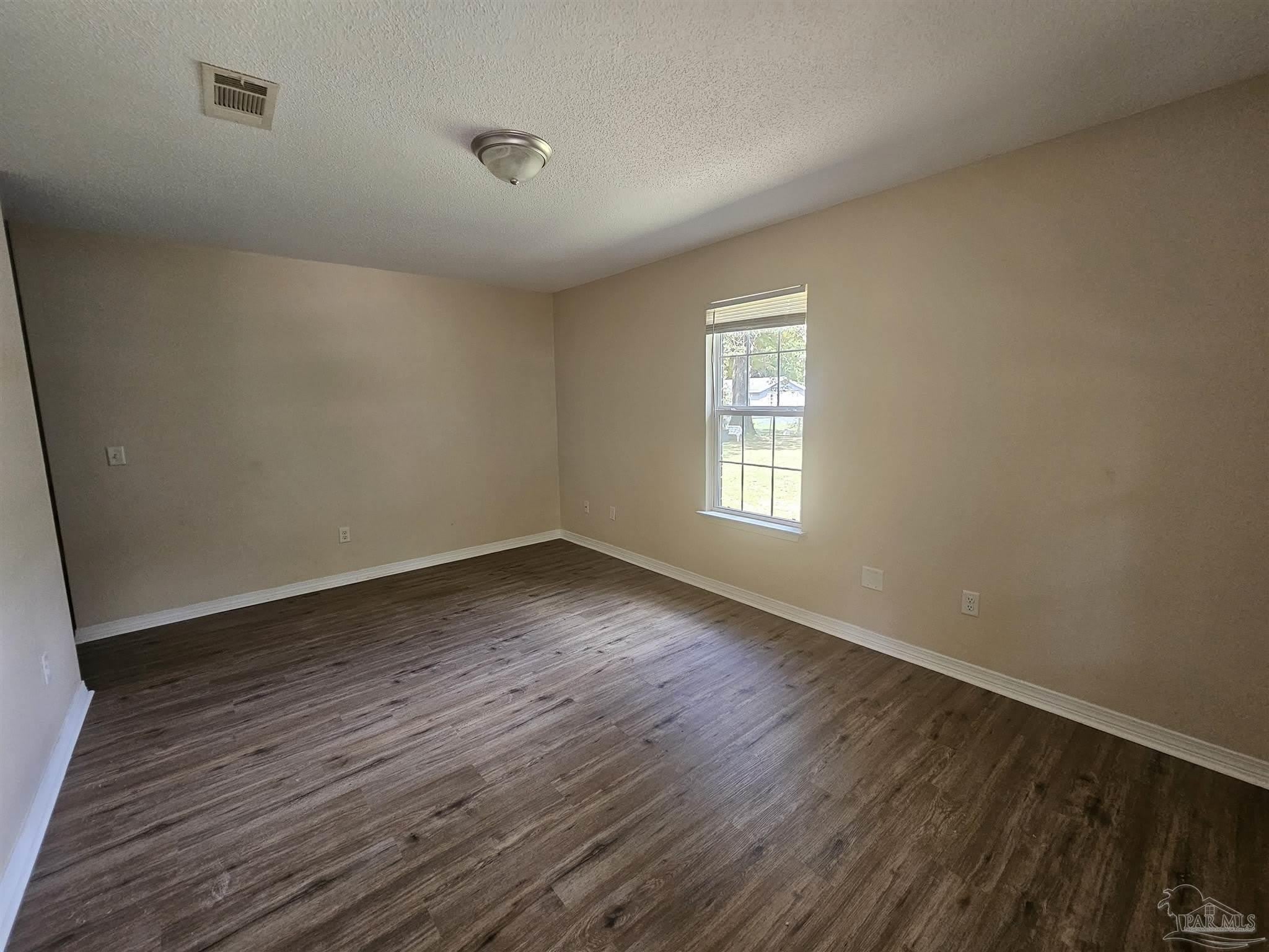 2040 E Roberts Rd – photo 2