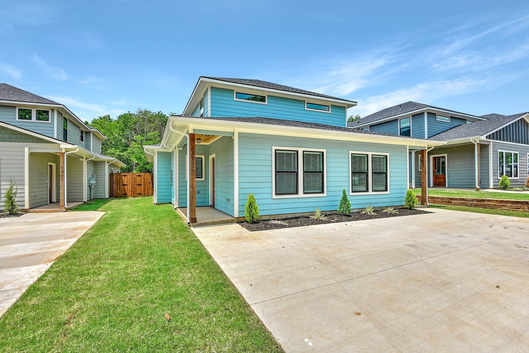 1323 S 5th Avenue – photo 2