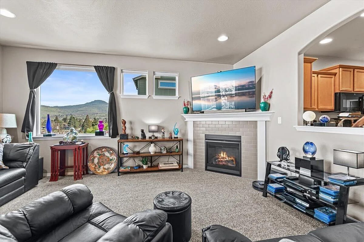 2264 College Way – photo 4