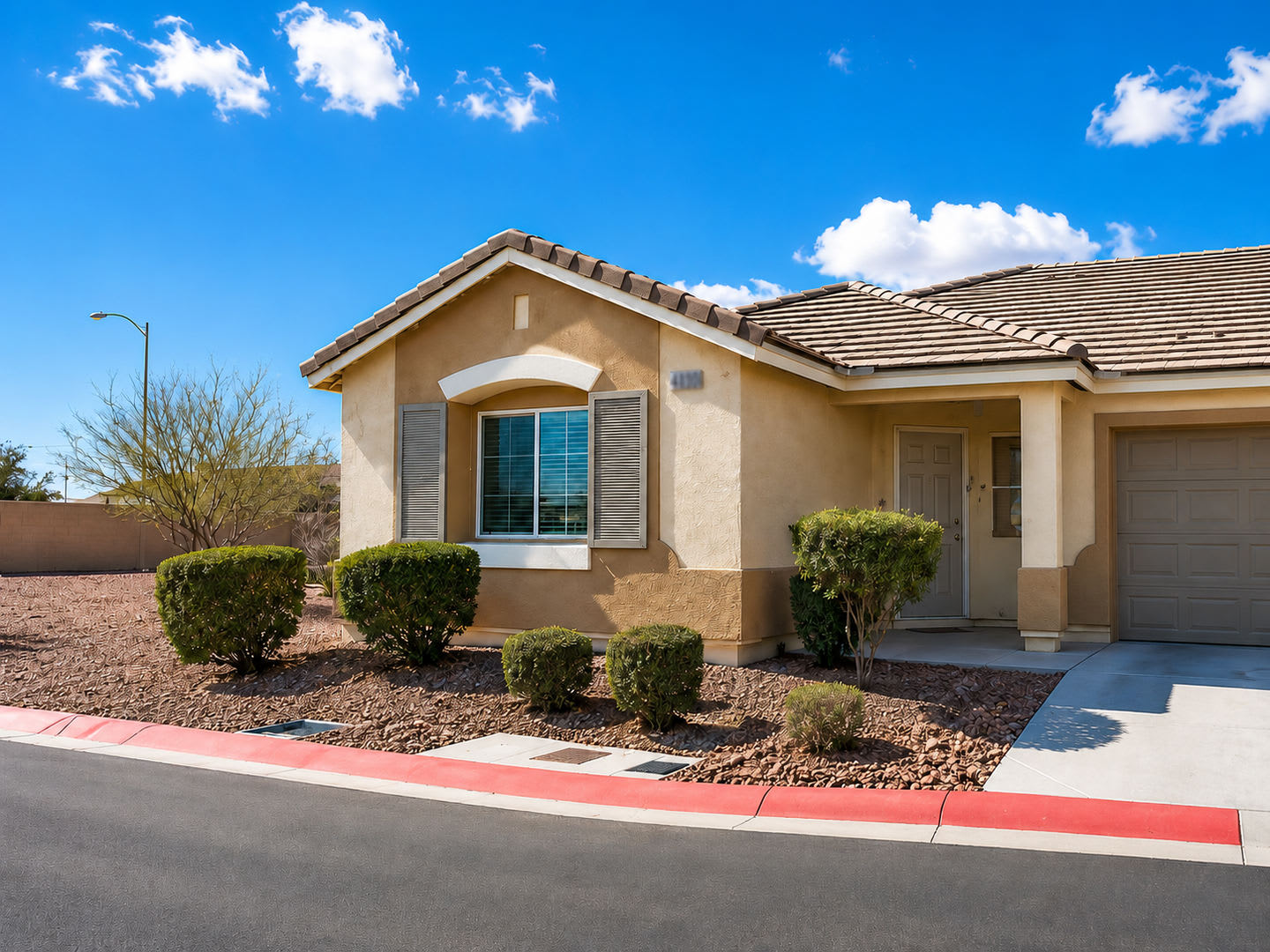 Large 3Bd 2 Ba 2 Car 1235 Sqft Home – photo 1