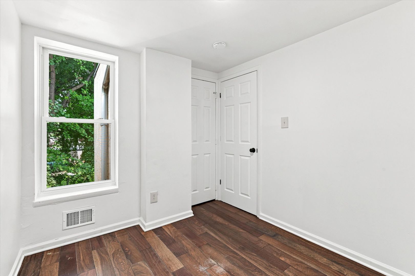 2Br 3Ba Home East Kensington – photo 2