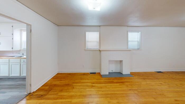 514 East Avenue E – photo 2