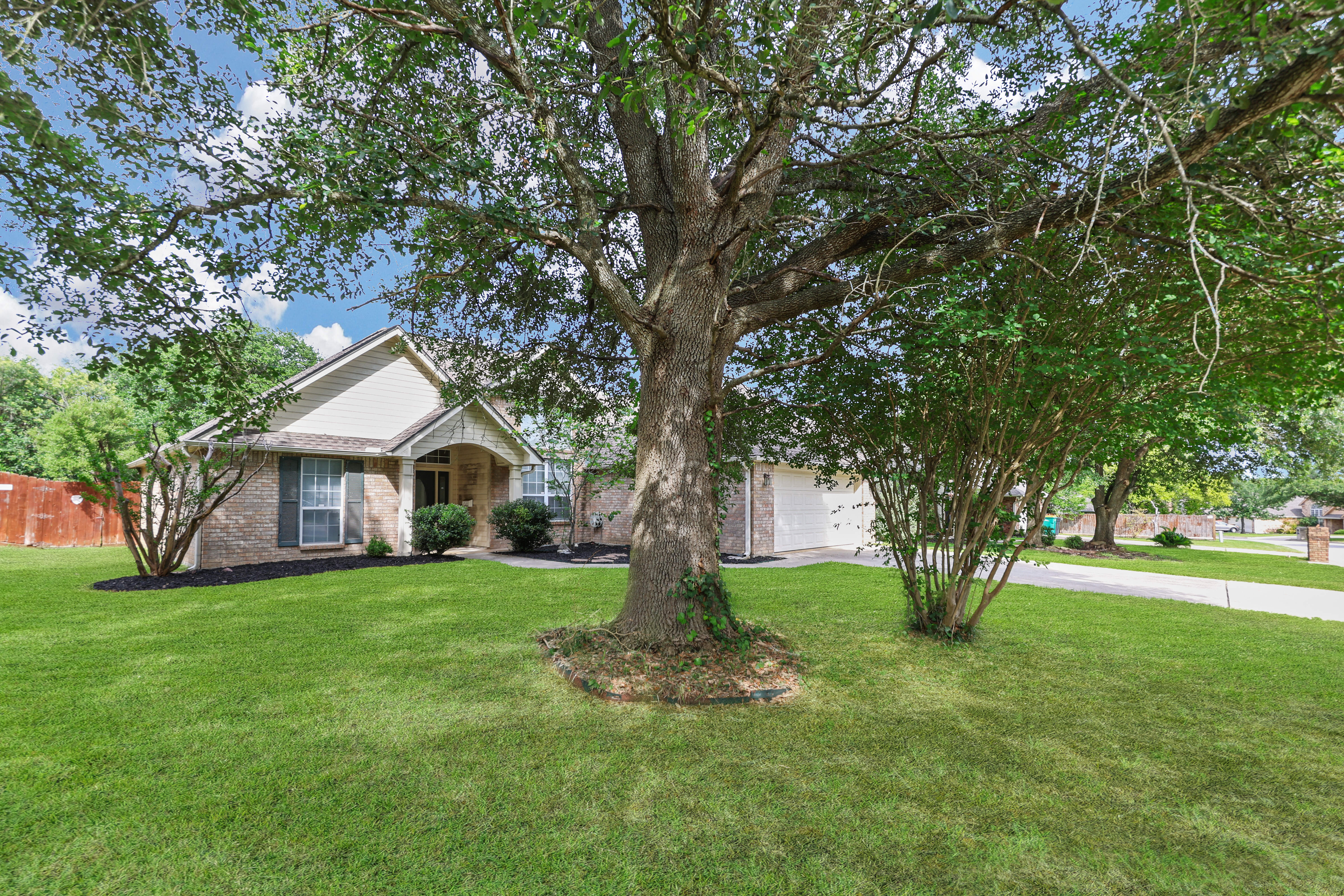 2412 Wilshire Dr – photo 3
