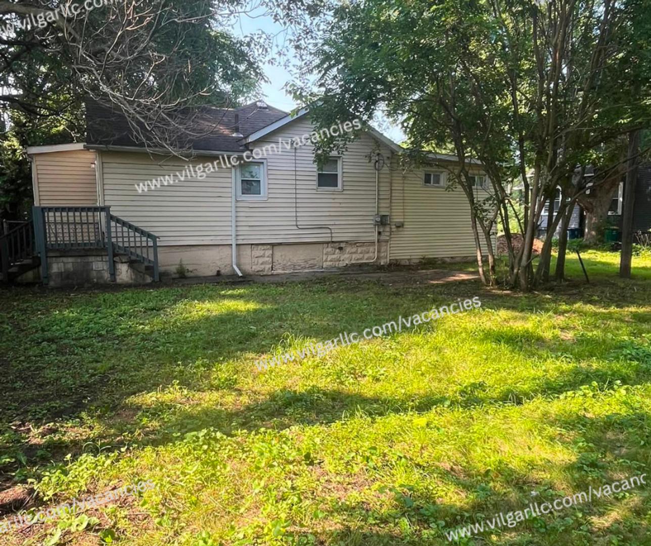 3 Bedrooms • 1 Bathroom • Bonus Game & Office Space – photo 3