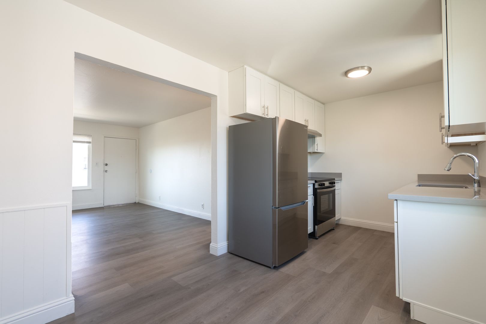 2633 E 16Th St – photo 1
