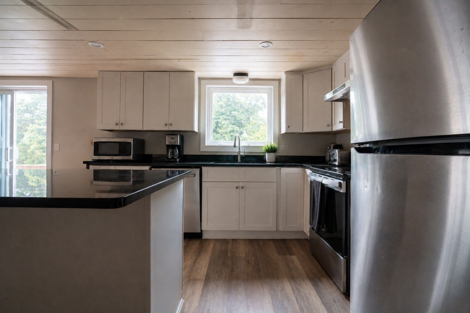 184 Elm Street – photo 1