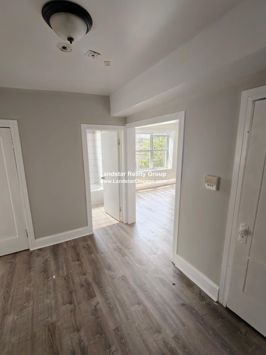 6300 North Oakley – photo 2