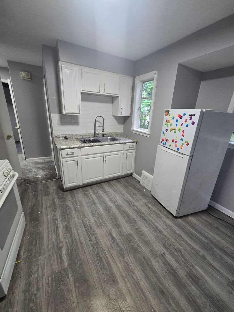 3 bedroom SINGLE family home – photo 3