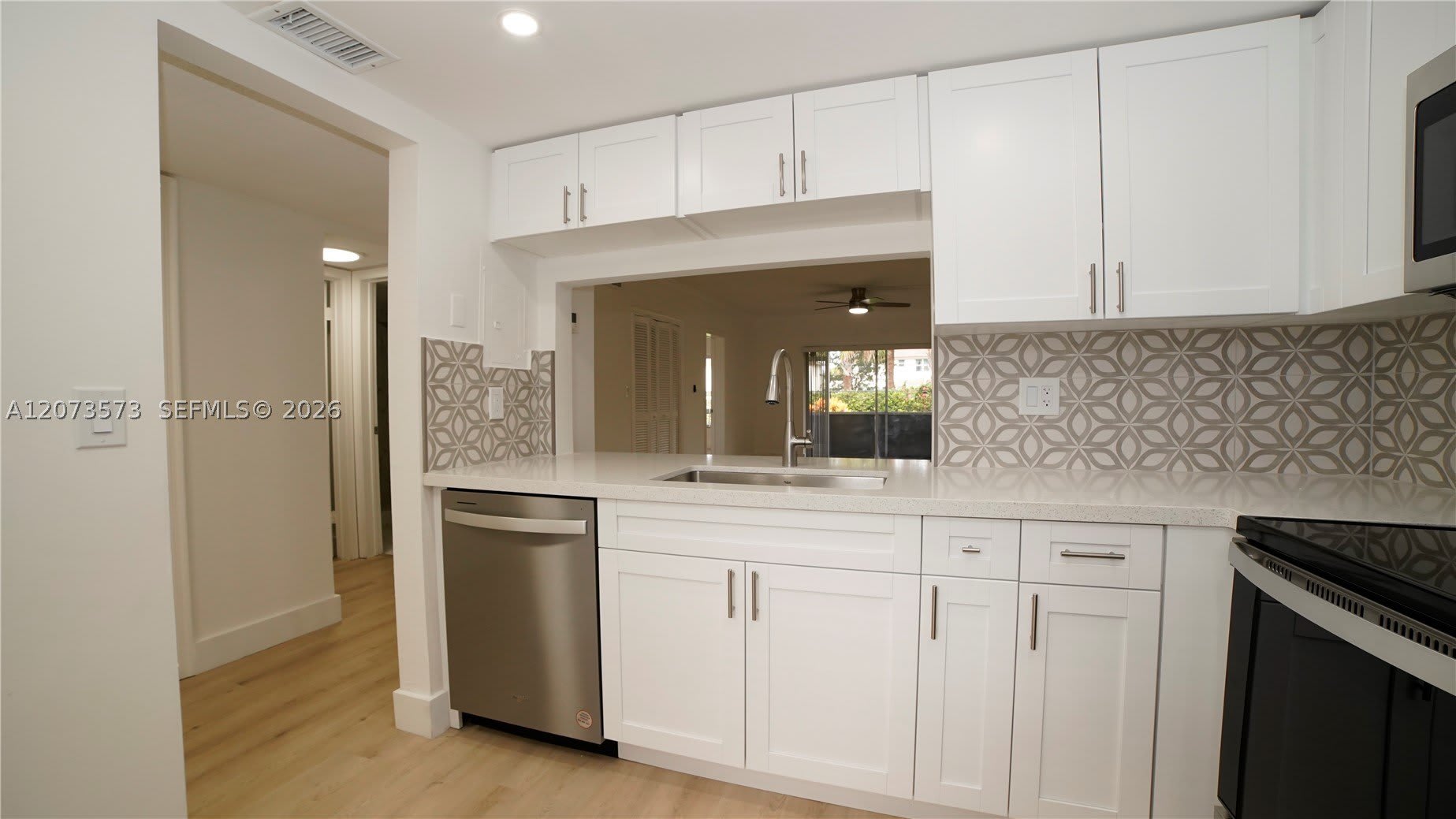 4291 NW 9th Ave – photo 3