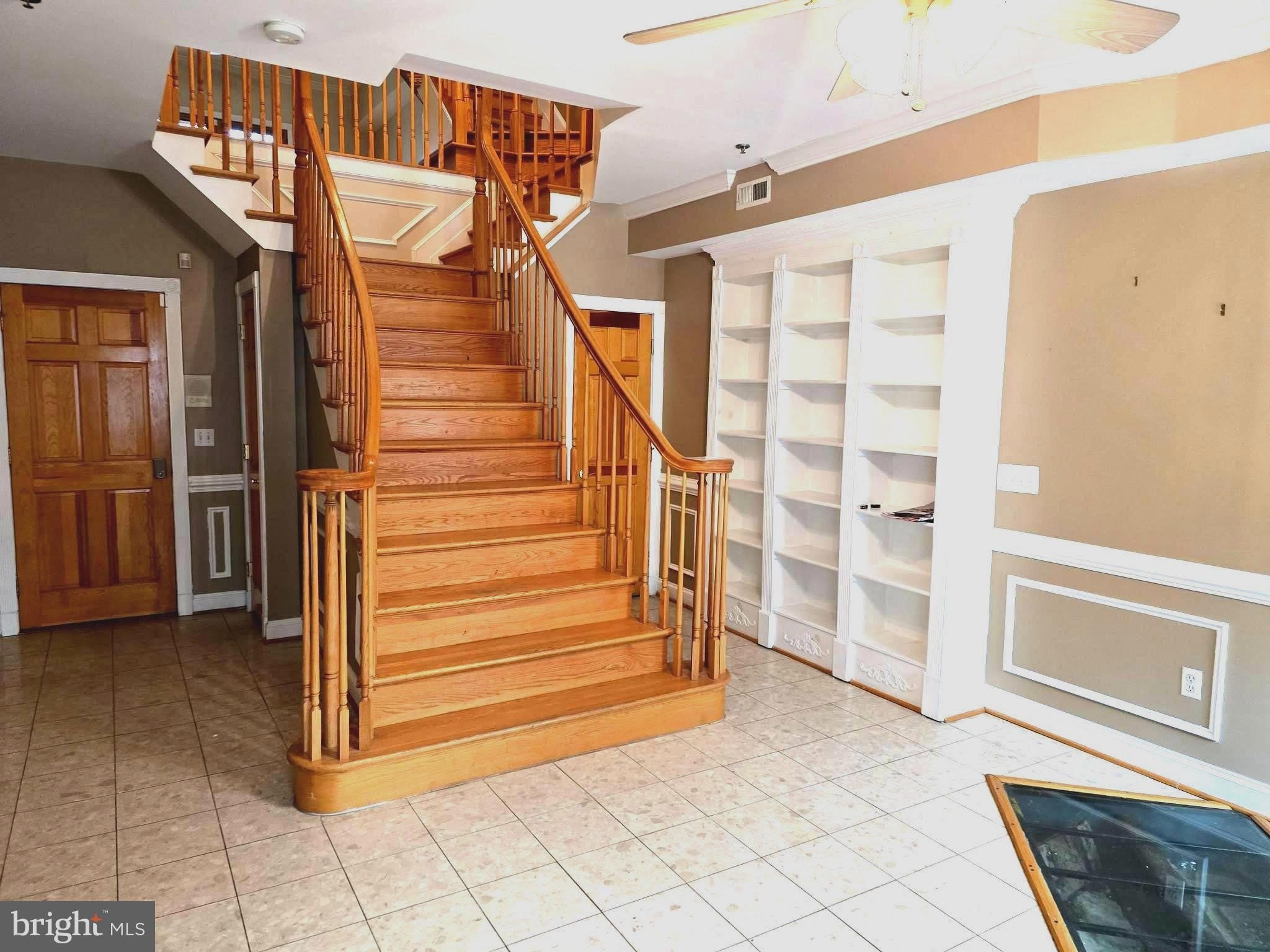 704 S BOND Street – photo 3