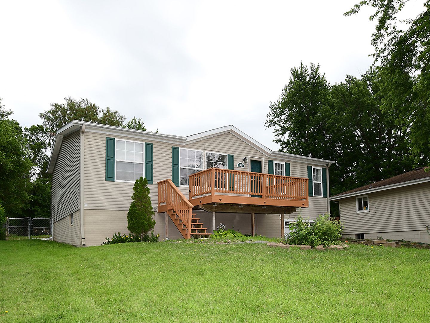 4 bedroom / 3 bath in Yutan! Available Now! – photo 2
