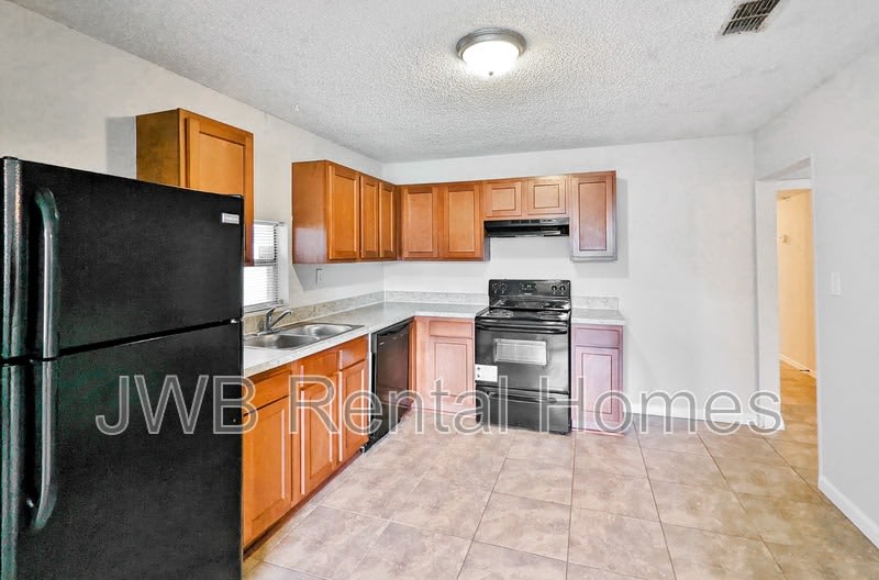 6553 Aires Rd – photo 2