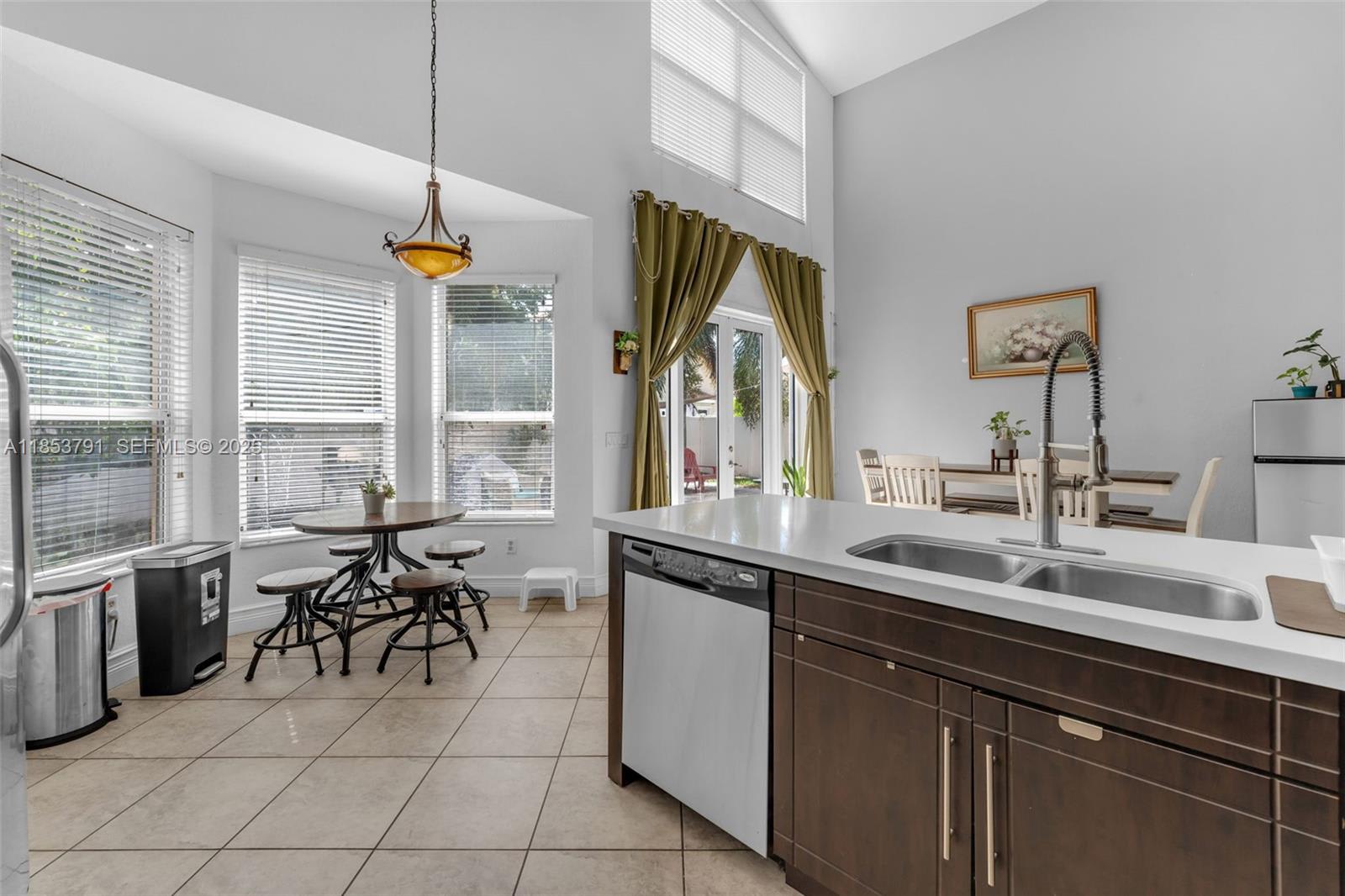 1755 Northeast 37th Avenue – photo 2