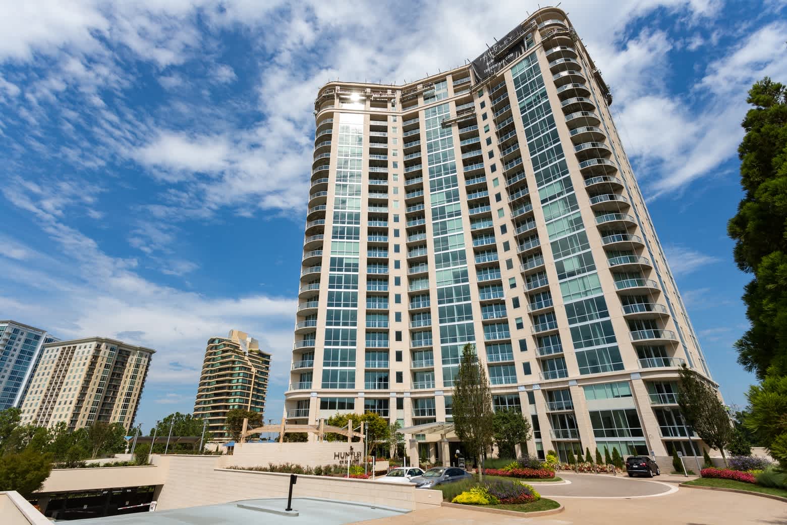 The Huntley Luxury Apartments – photo 2
