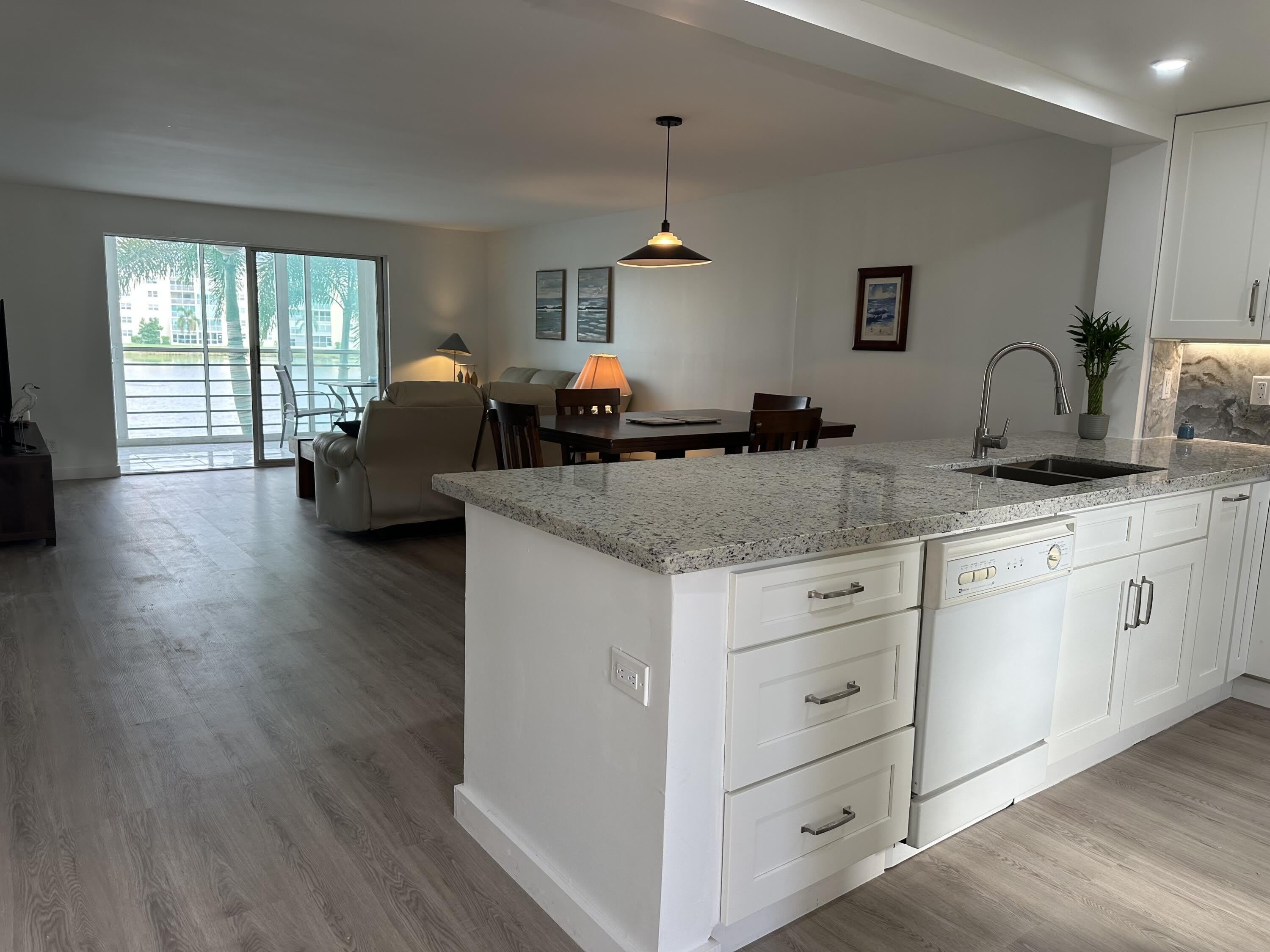 141 SE 3rd Avenue – photo 2