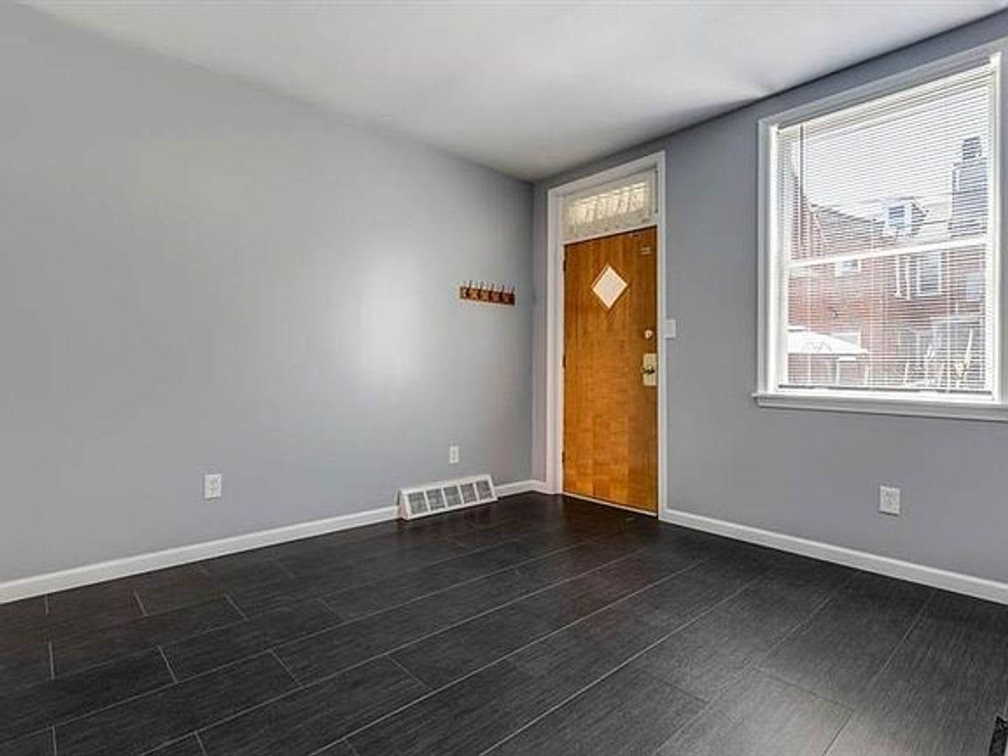PRIME CENTRAL LAWRENCEVILLE 2 BEDROOM HOME – photo 4