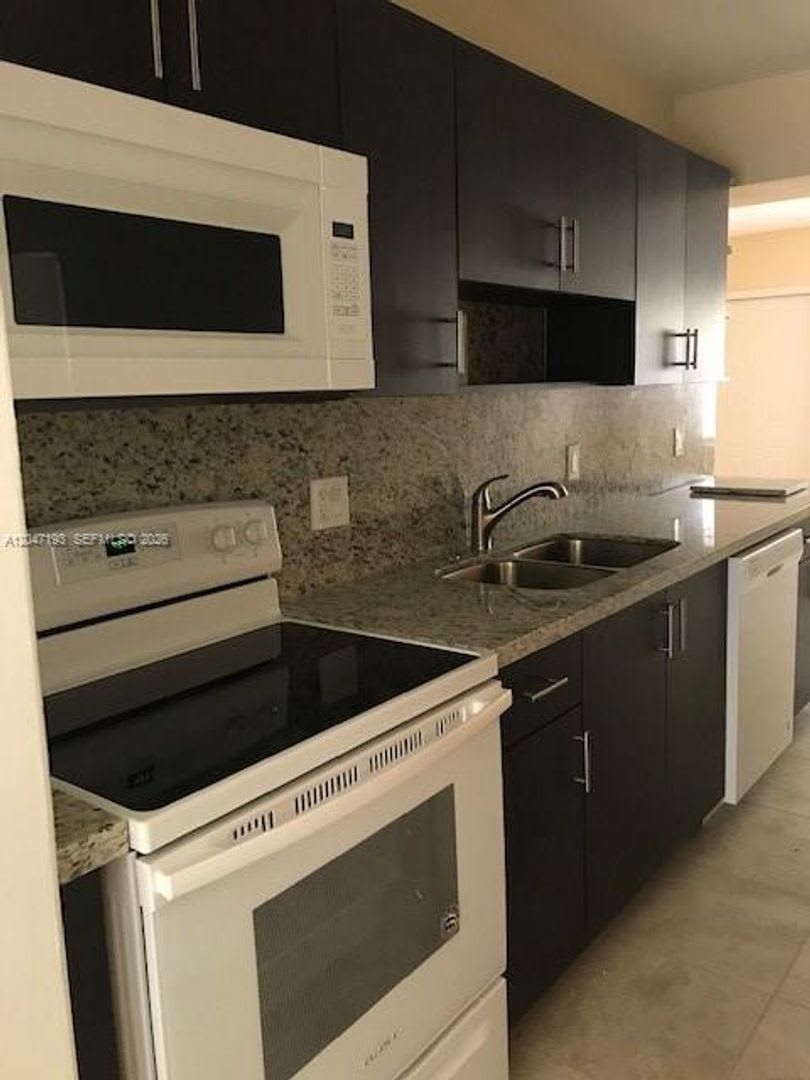 1632 NE 183rd Street 1632, North Miami Beach, FL 33179 – photo 3
