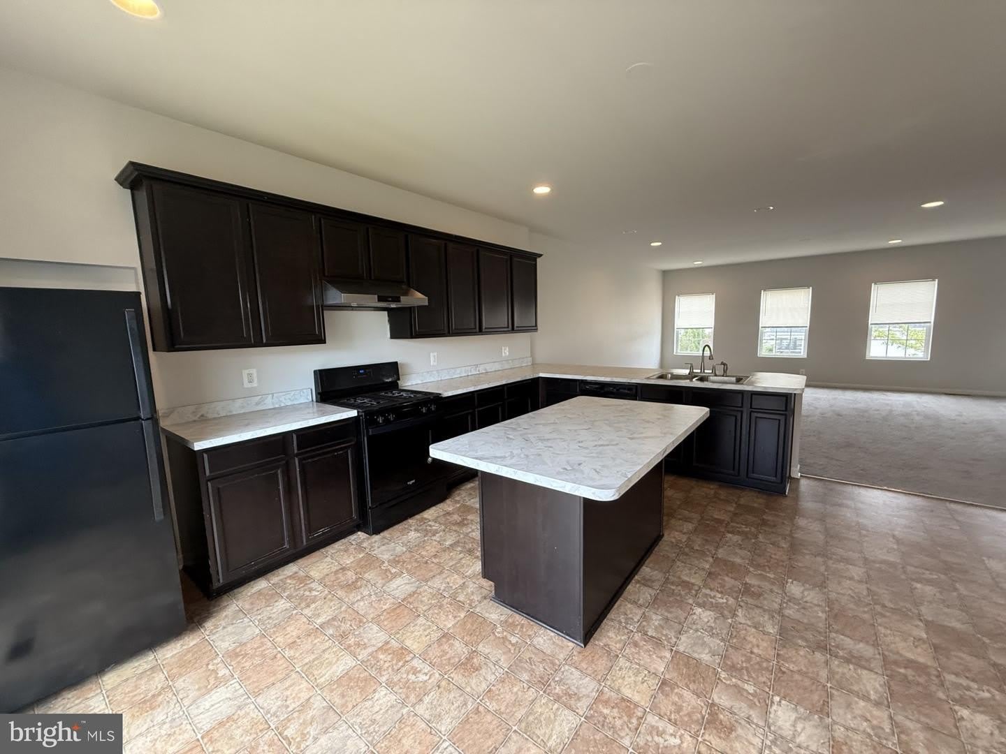240 PARKLAND DR – photo 4