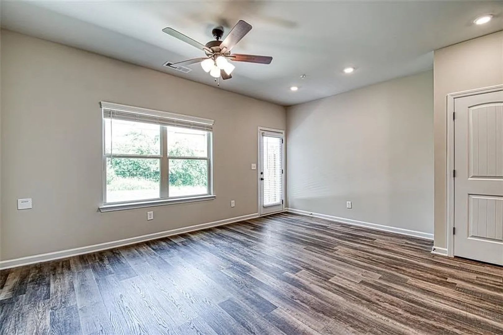 Room in 3 Bedroom Home at Bayrose Cir – photo 3