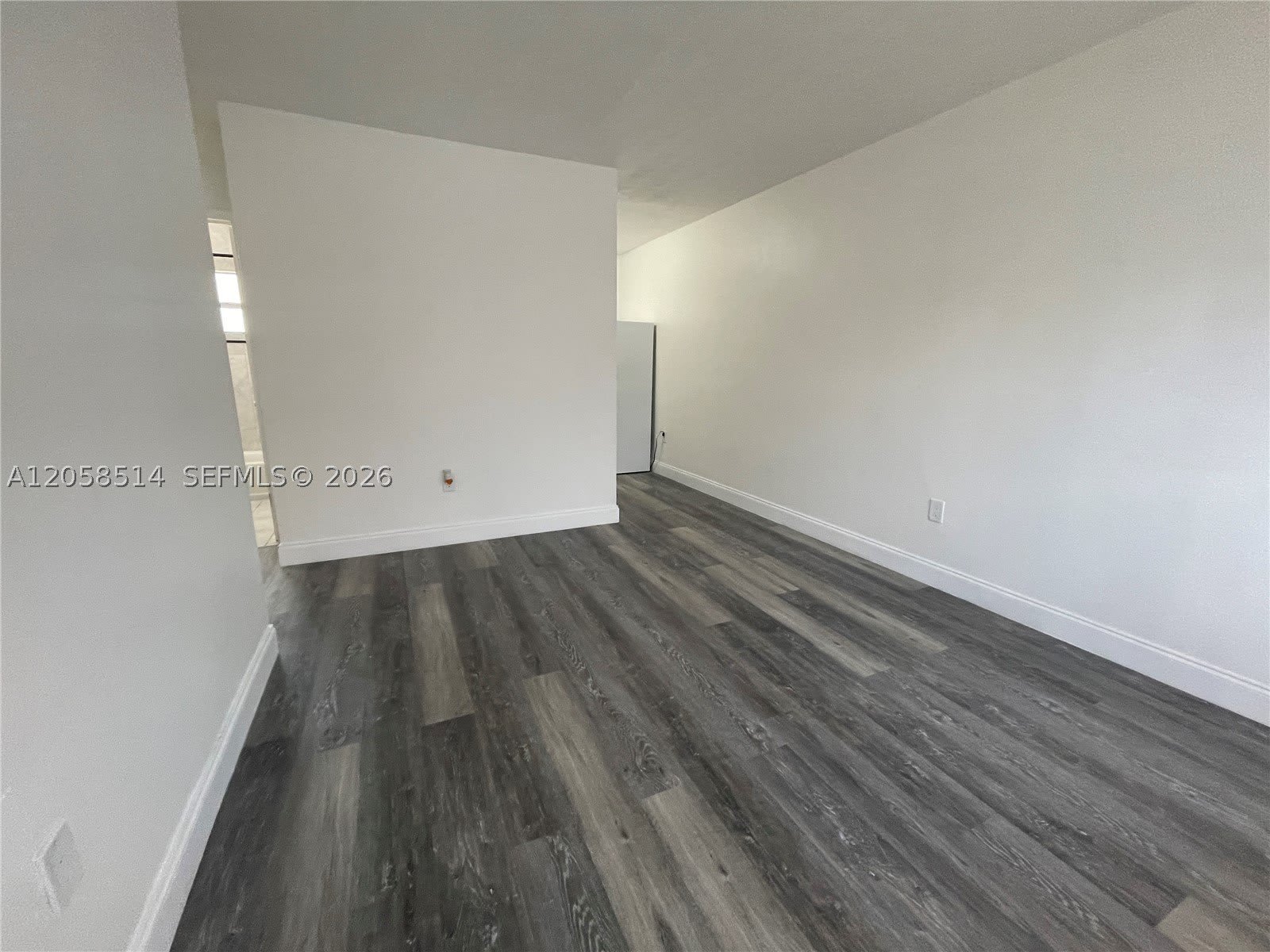 15940 NE 19th Ct – photo 2