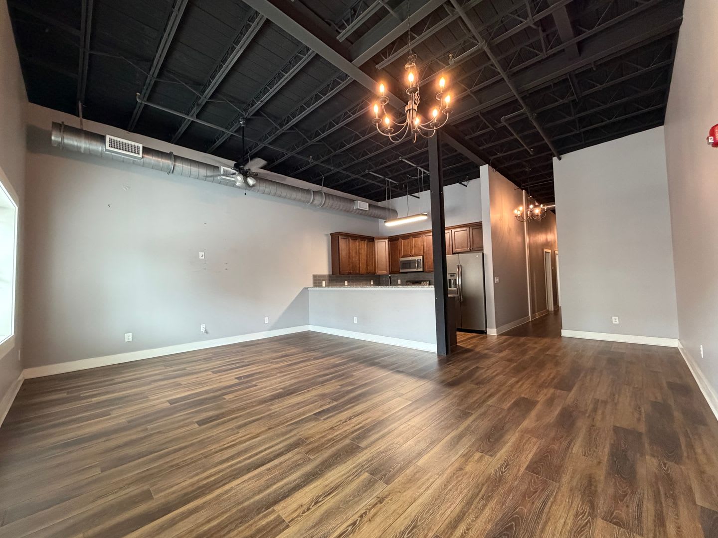 425 Broad St – photo 1