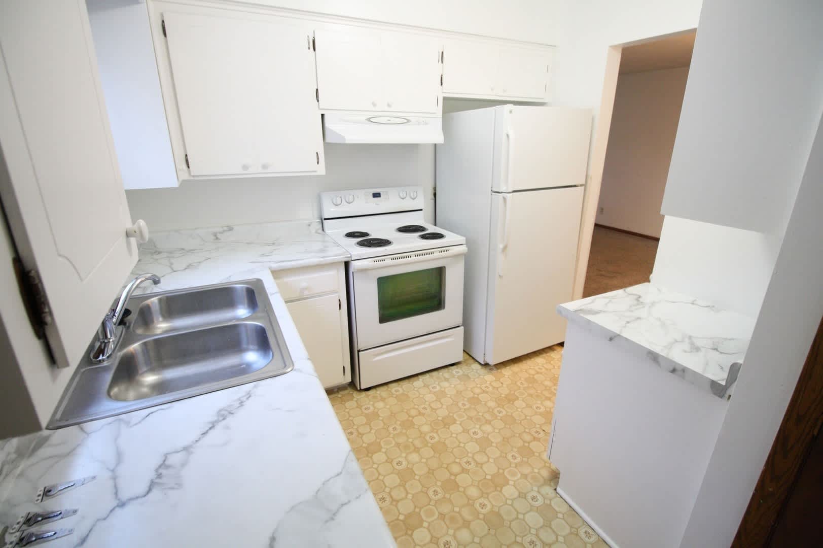 Beautiful 2 Bedroom 1 Bathroom Townhome Close To Mall Of America Available 5 01 1 600 Month – photo 3