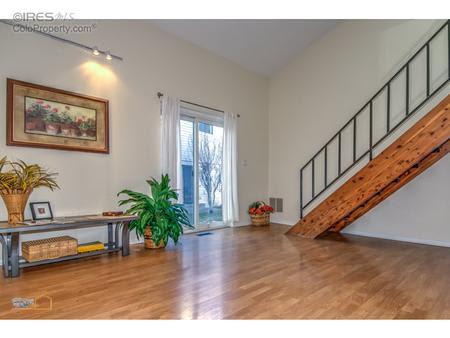 3bed 2 bath End Unit Townhouse Off Bike Path & Next to Park – photo 4