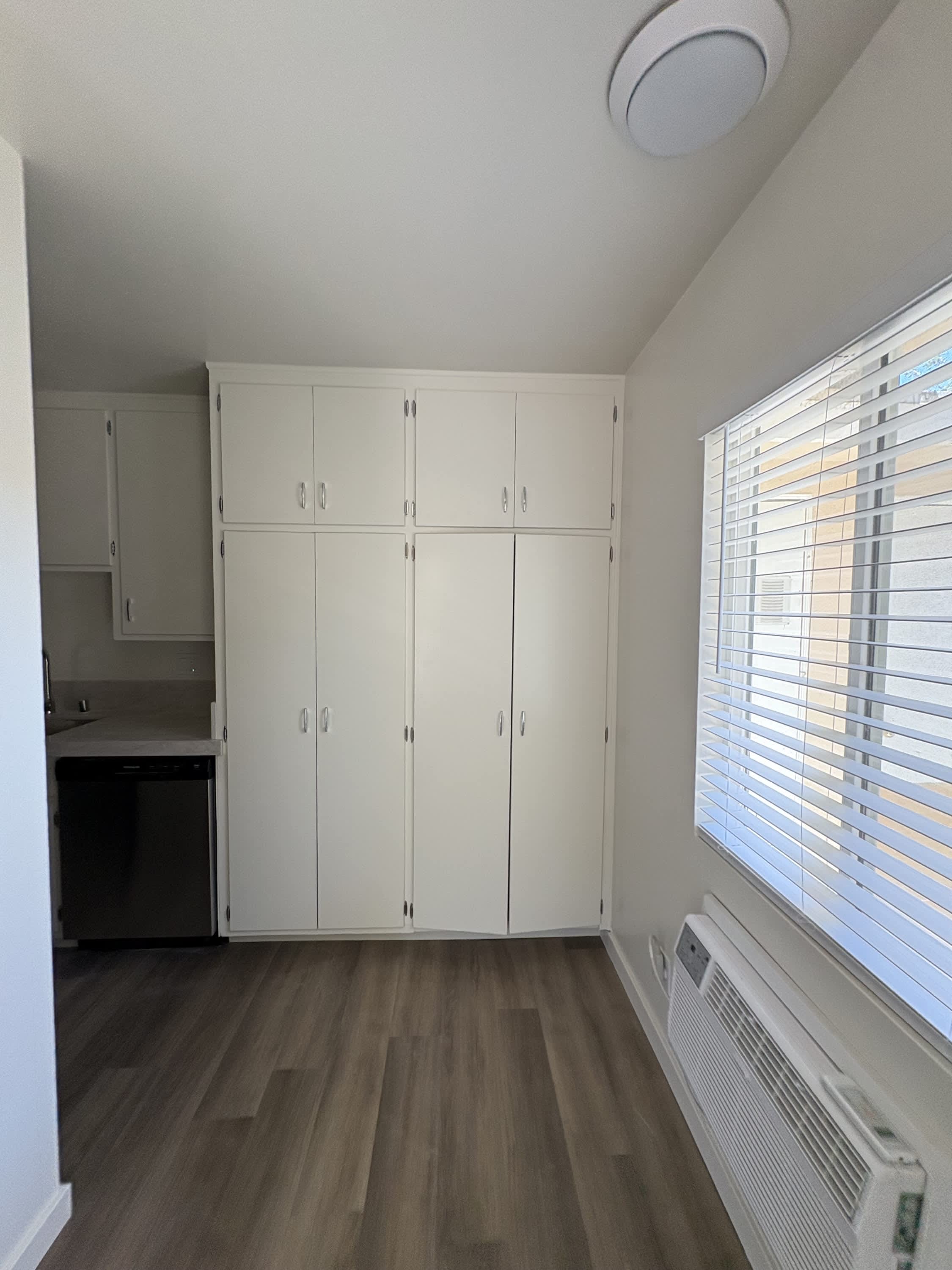 514 East Oak Street – photo 4