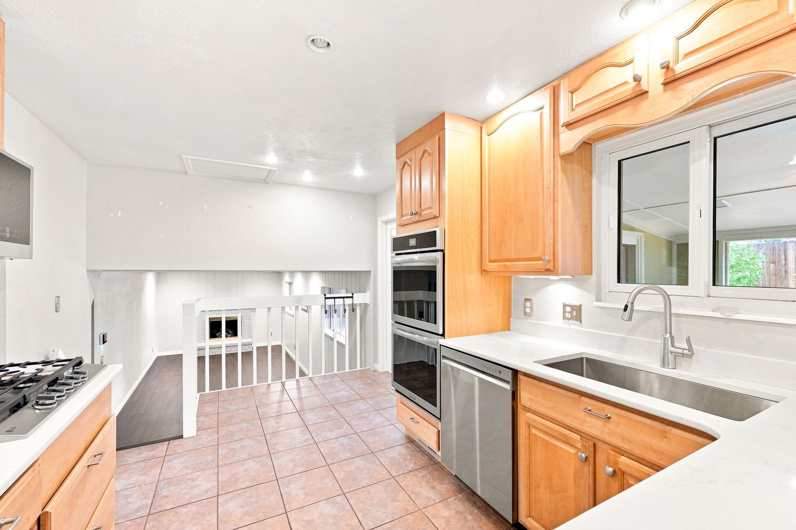 UPDATED WITH STAINLESS APPLIANCES, NEW PAINT, FINISHED BASEMENT, SUN ROOM AND PATIO! AVAILABLE NOW! – photo 5