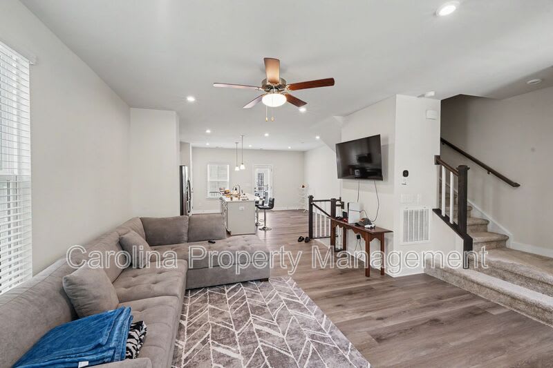 9330 Mallard Mills Dr – photo 2