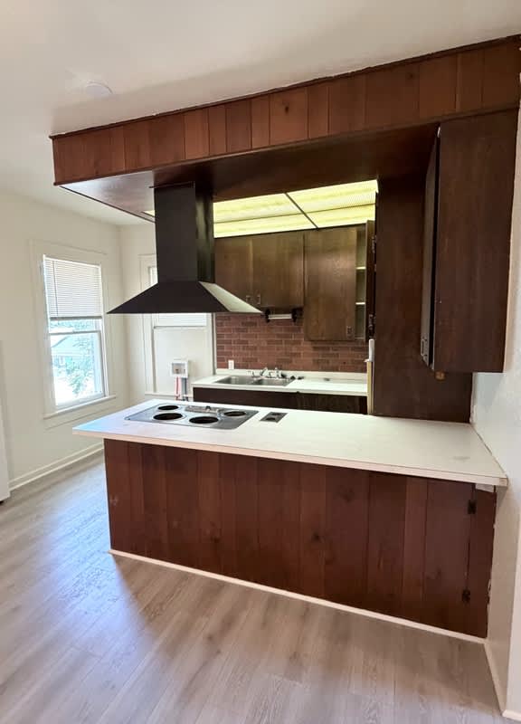 605 Merrick St – photo 2