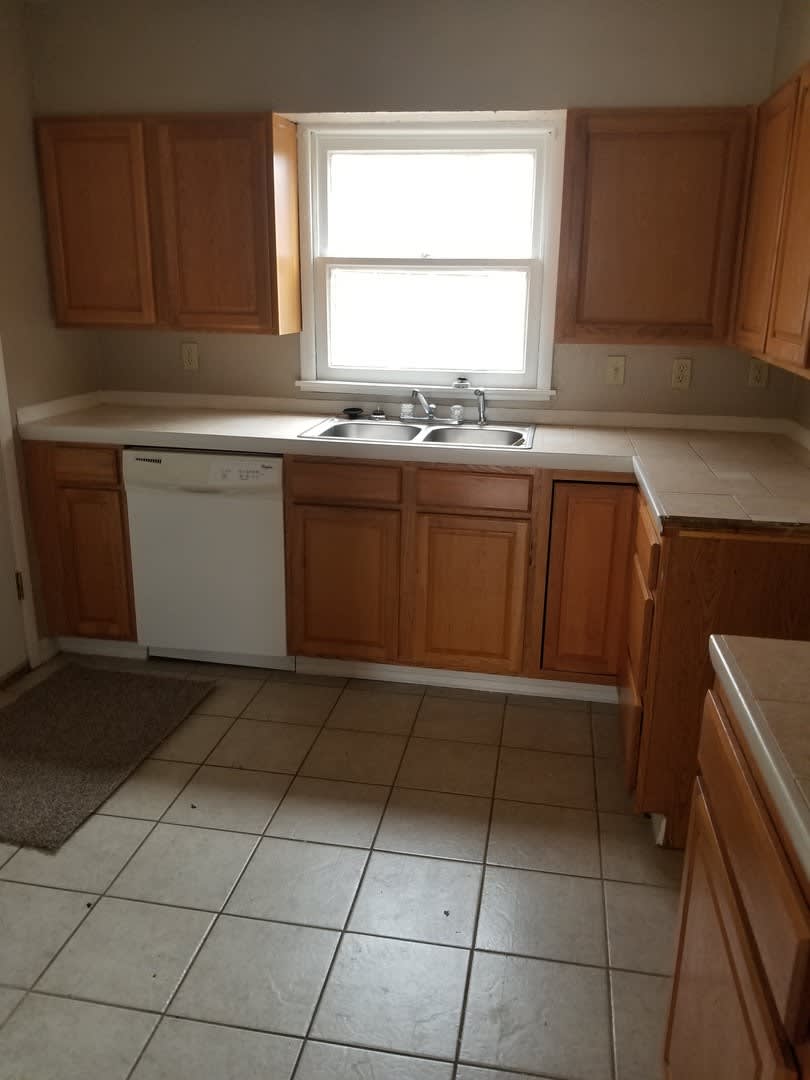 580 Elmhurst – photo 4