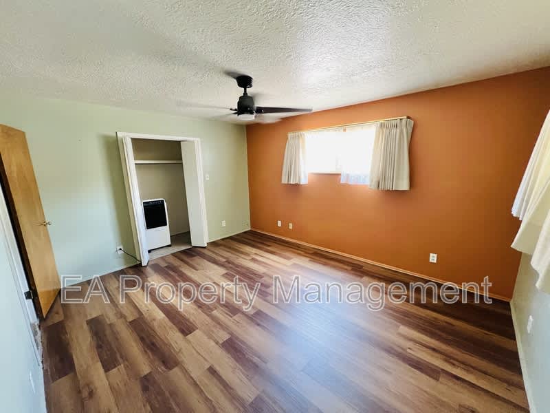 716 Dallas St NE – photo 5