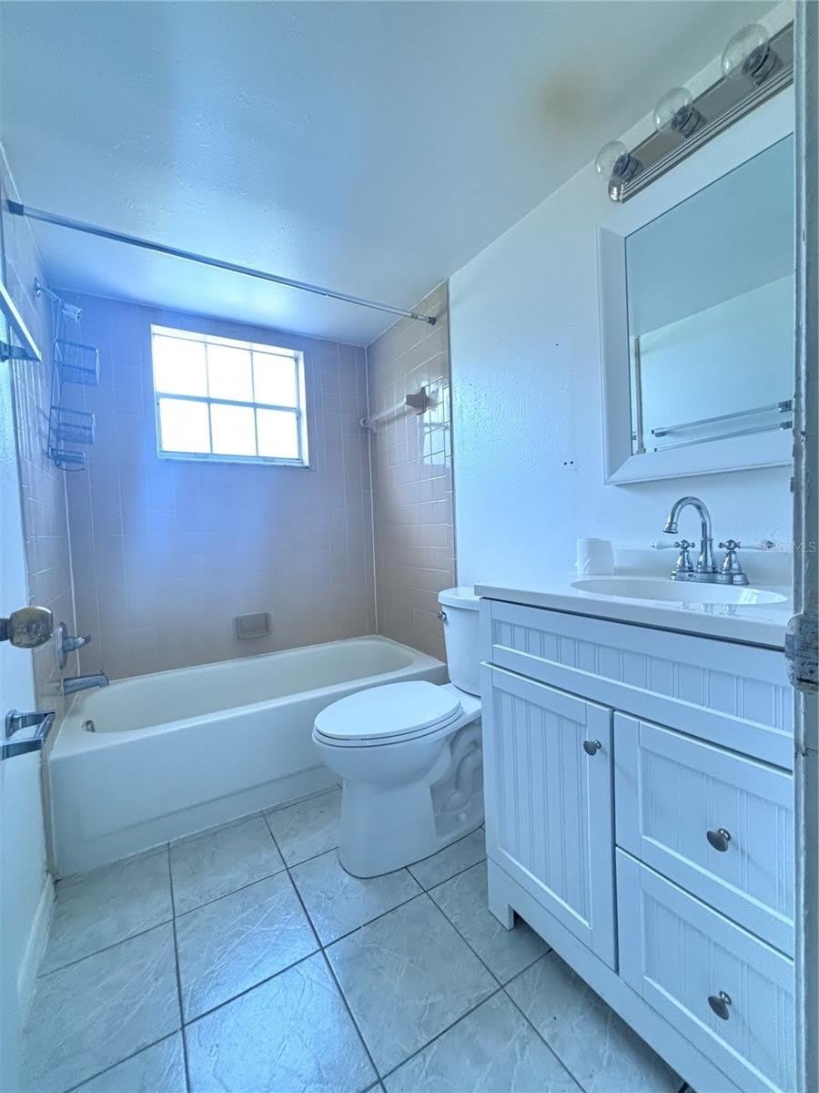 576 FAIRWAYS Lane – photo 4