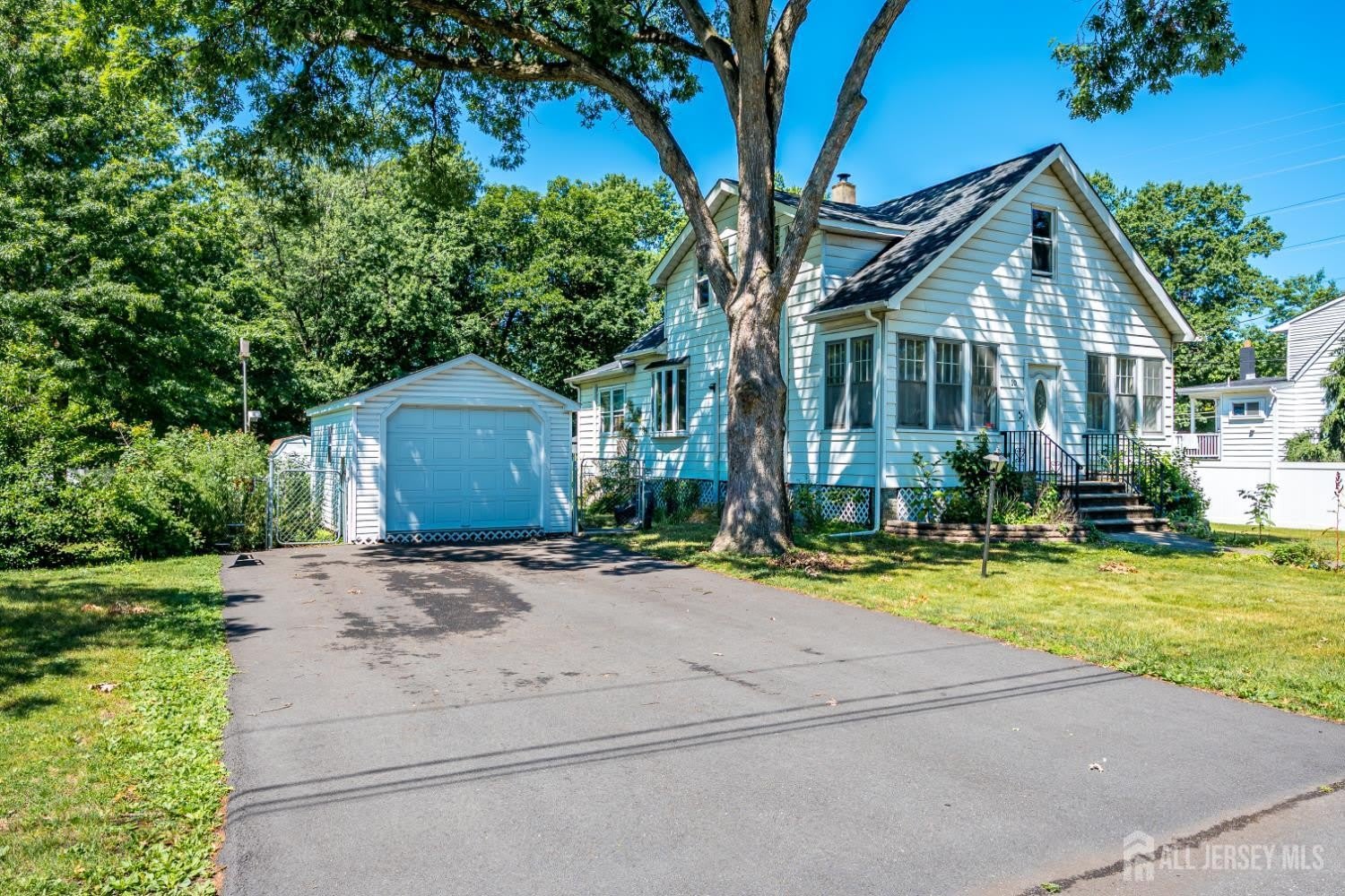 10 Jeff Street – photo 2