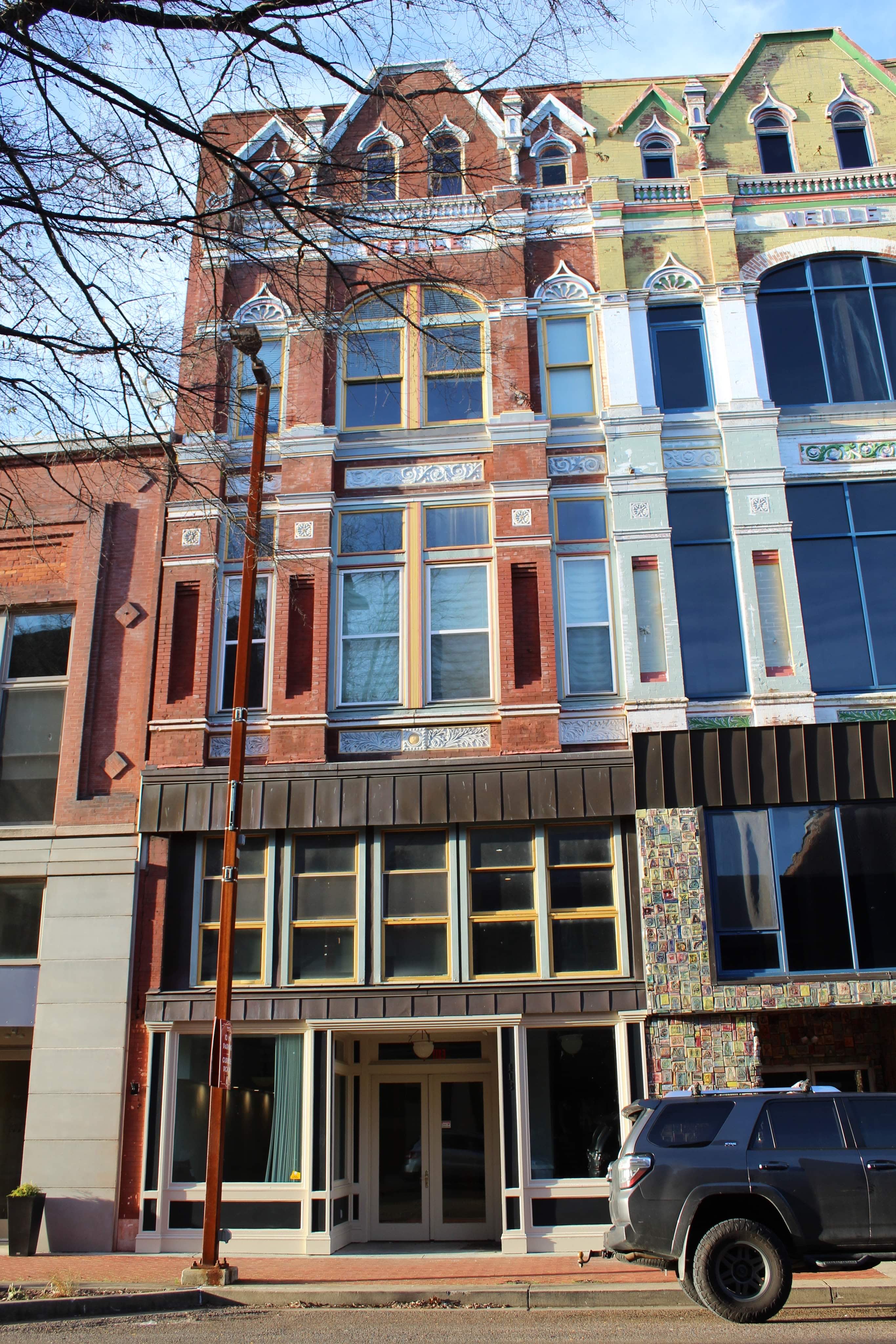 413 Broadway St – photo 2