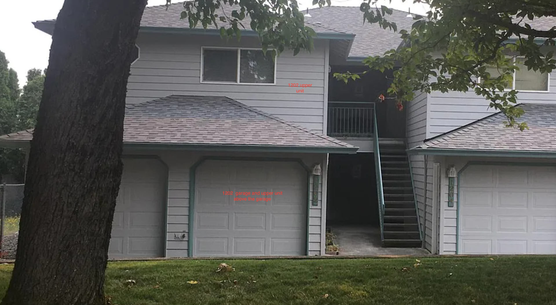 Large Renovated upstairs 2-bed 1-bath (approx. 1347 sq. feet) – photo 2