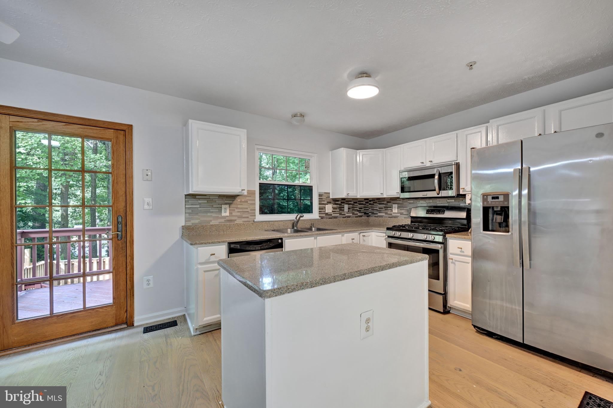 7836 FOXFARM Lane – photo 2