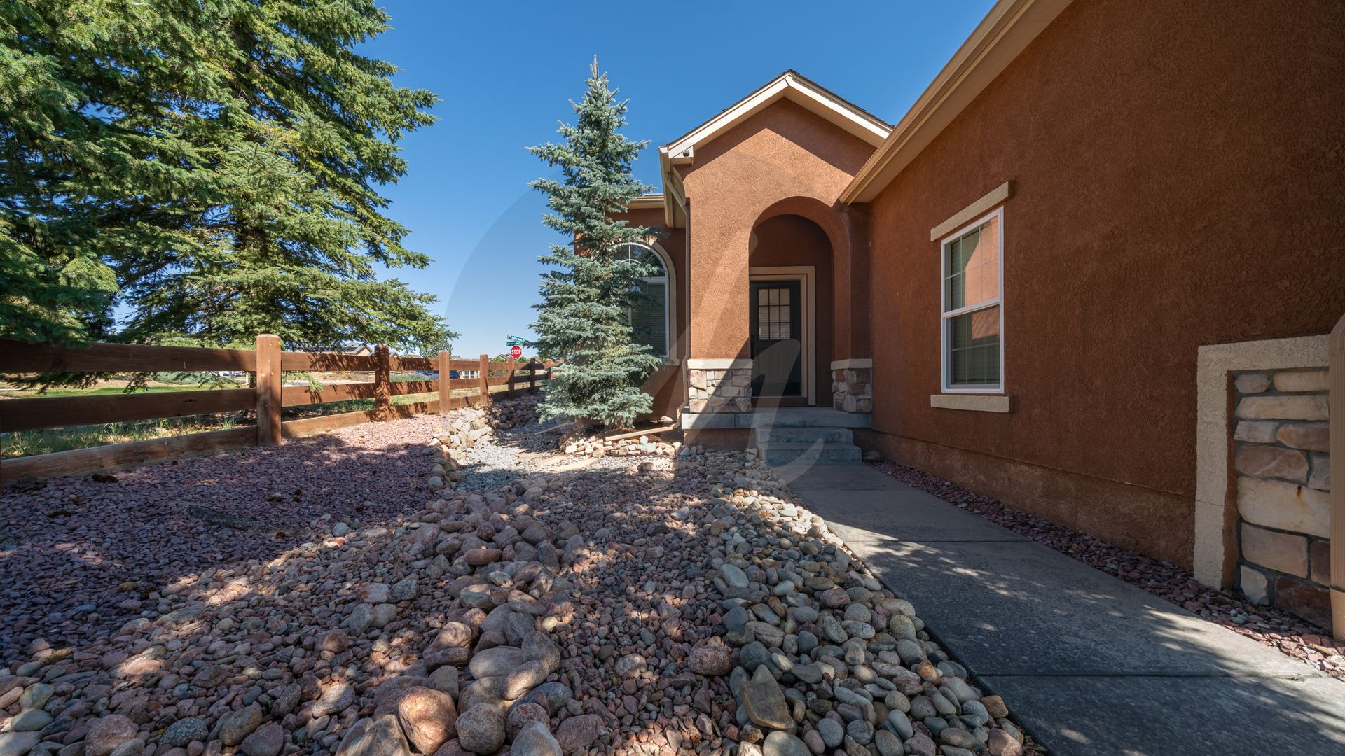 Fully Remodeled Main Level Living with 3 Car Garage in Meridian Ranch – photo 2