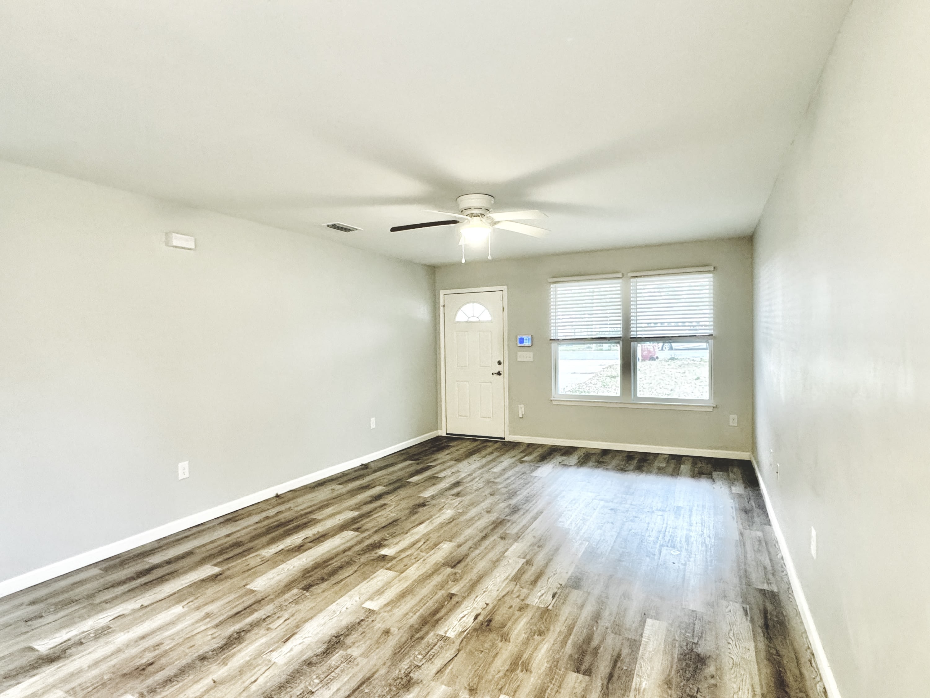 704 East Chestnut Avenue – photo 3
