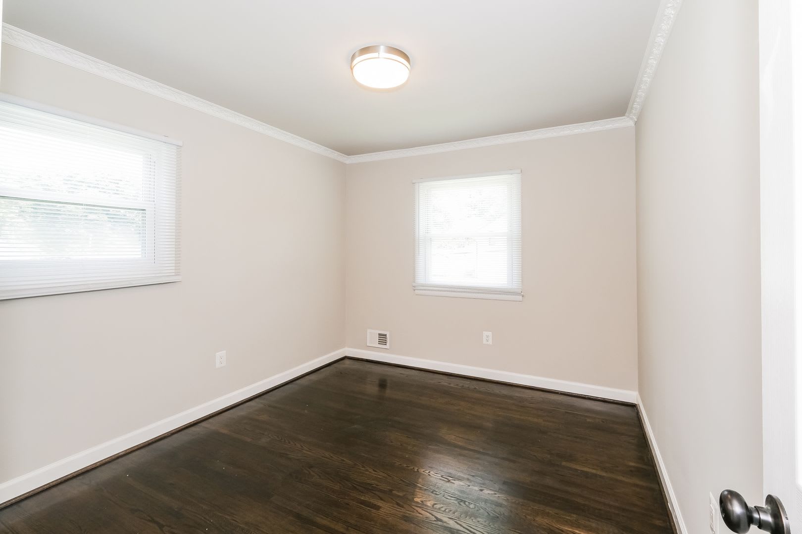 Spacious Single Family Home With Backyard Space – photo 3