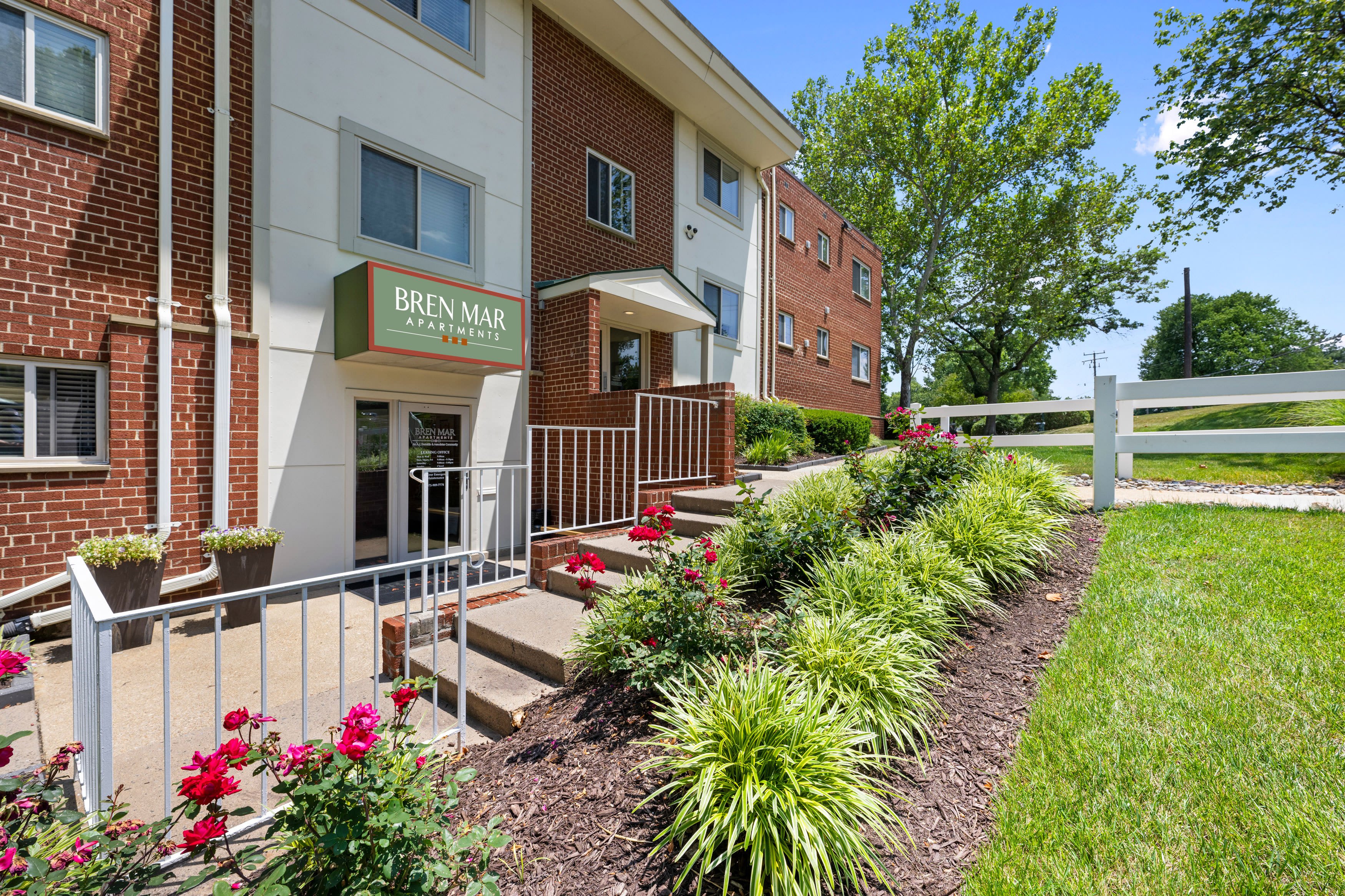 Bren Mar Apartments – photo 2