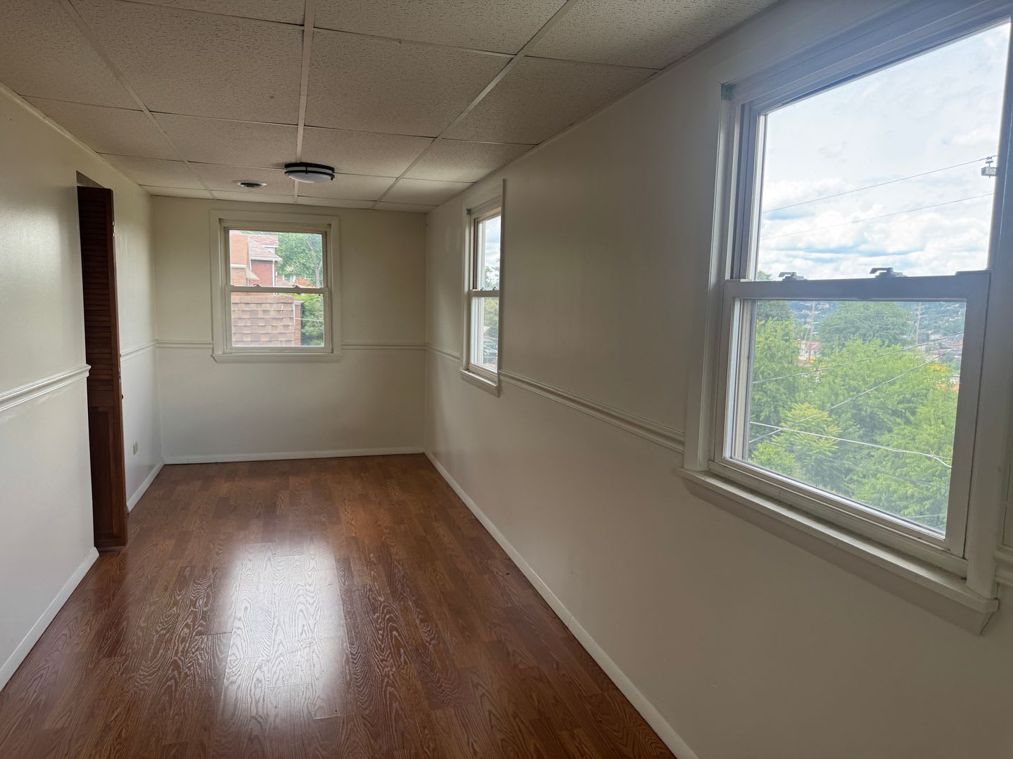 2 Bedroom 1 Bath Apartment in West Mifflin – photo 3