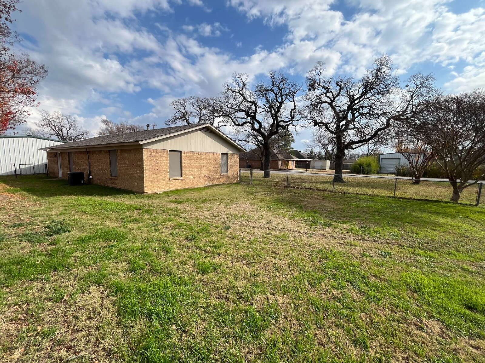 206 E 3rd Street – photo 4