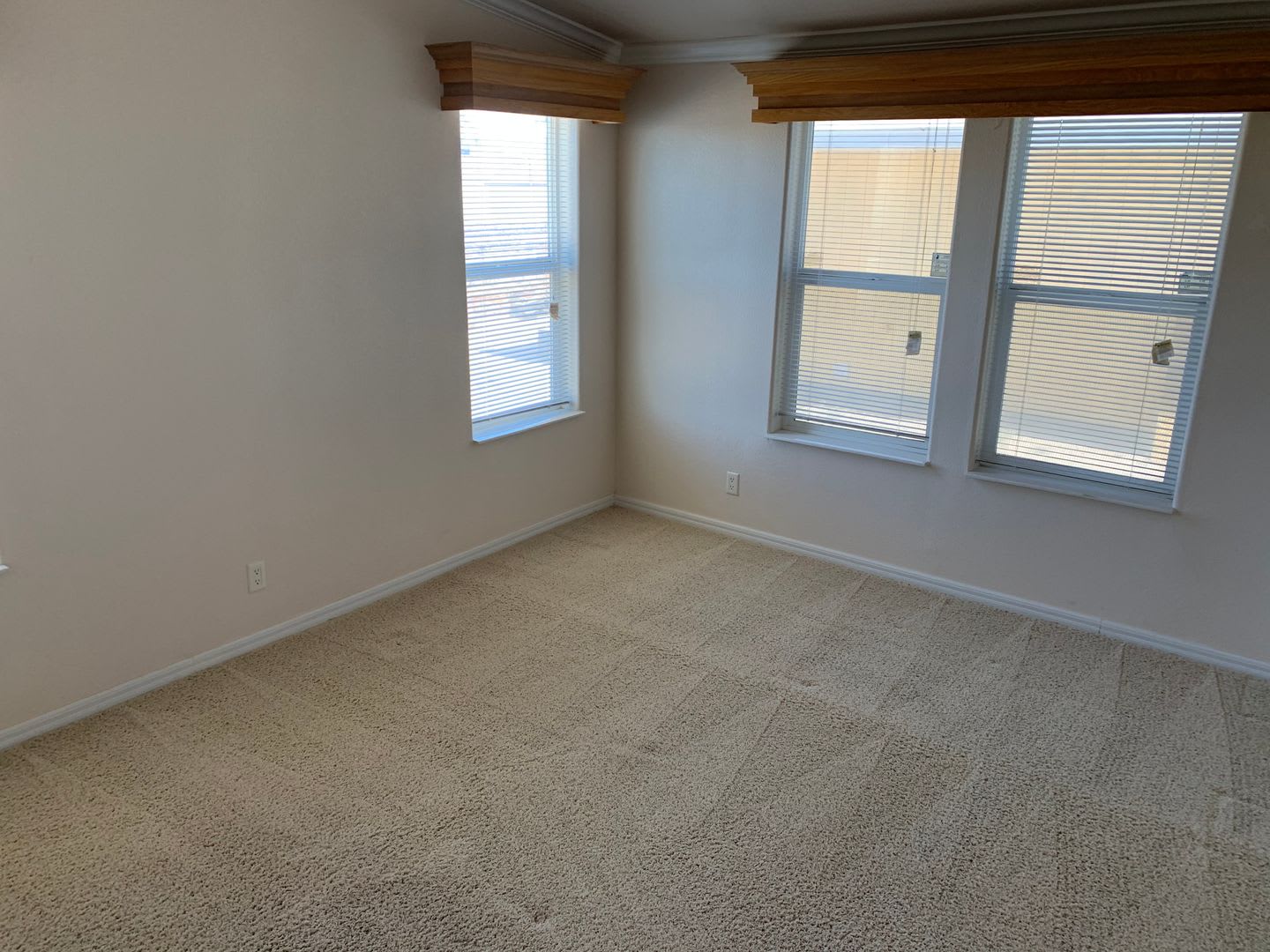 MOVE-IN READY! – photo 4