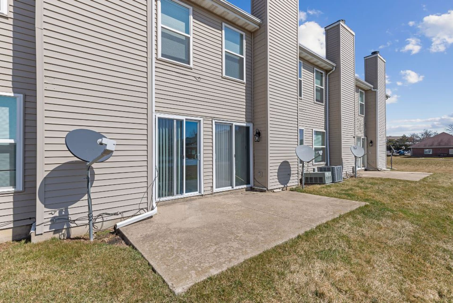 Rockford Townhomes East – photo 3