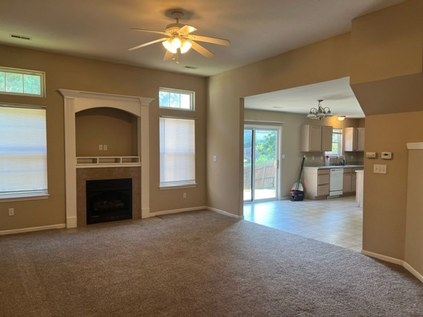 Nice 3 Bed 2.5 Bath House! – photo 4